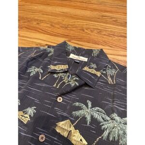 Tommy Bahama Men's Hawaiian Shirt Beach Palm Pattern Black Size Large Vacation